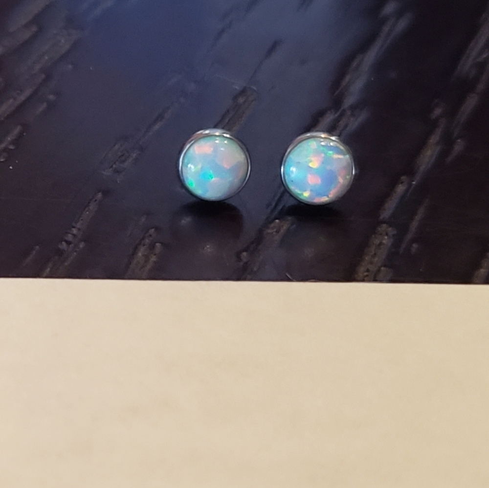 ❌SOLD❌White opal pair threadless ends